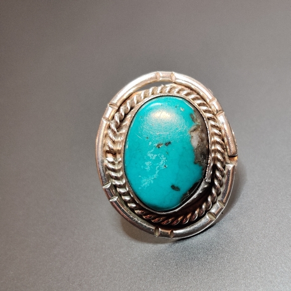 Vintage Southwestern Silver Ring with Turquoise - Picture 13 of 16